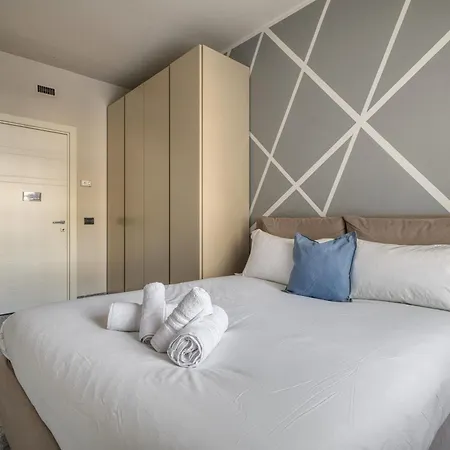 Station - Big Flat דירה