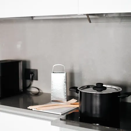 Station - Big Flat דירה